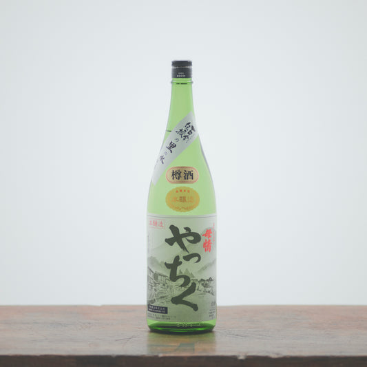 母情の日本酒（本醸造樽酒）「やっちく」商品写真
